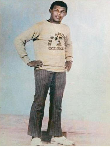 JOE PEQUENO.jpg